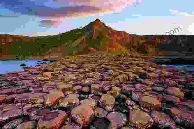 Giant's Causeway, A Stunning Natural Rock Formation On The Coast Of Northern Ireland Famous Landmarks Of Scotland : Popular Locations On The Emerald Isle History For Children Perfect For Homeschool Or Home Education (Kid History 17)