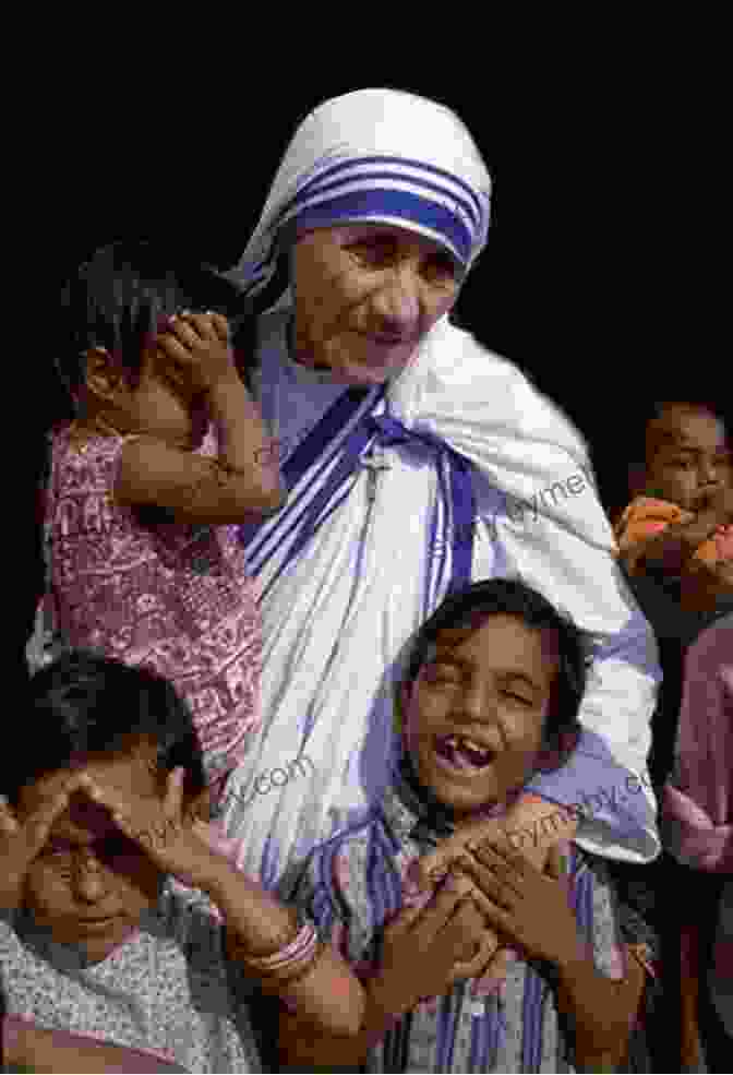 Mother Teresa Smiling And Holding A Child Margaret Of Wessex: Mother Saint And Queen Of Scots (The Legendary Women Of World History 10)